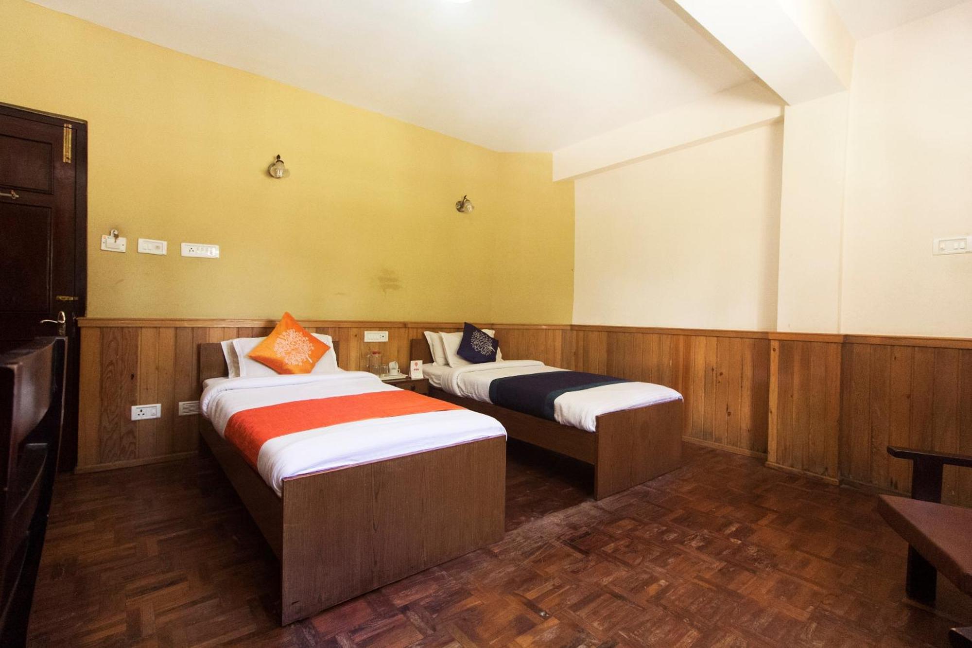 Oyo 10587 Vanjula Residency Гангток Екстериор снимка